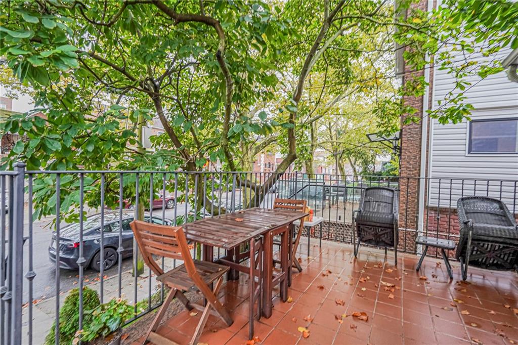 33 Manhattan Court Image 5