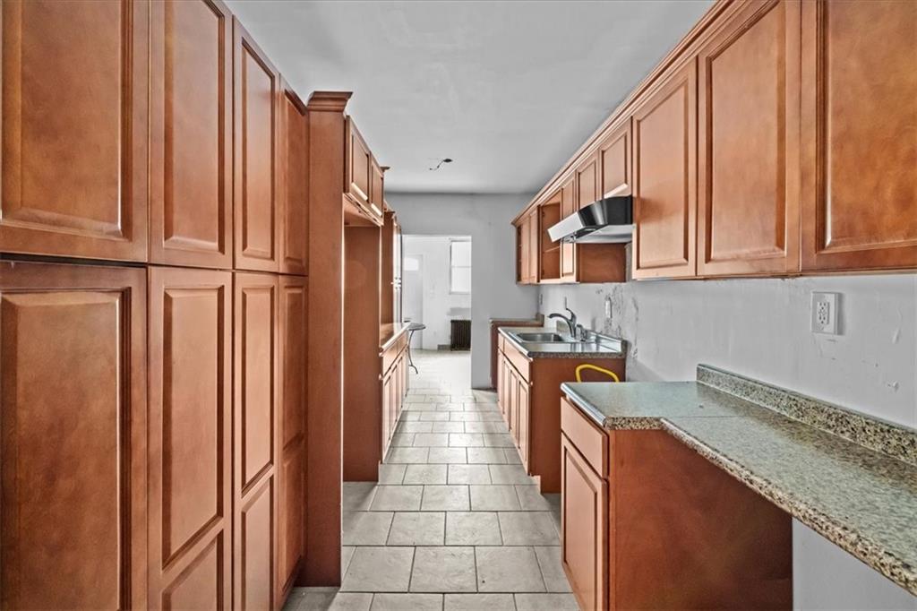 873 Grand Street Image 4