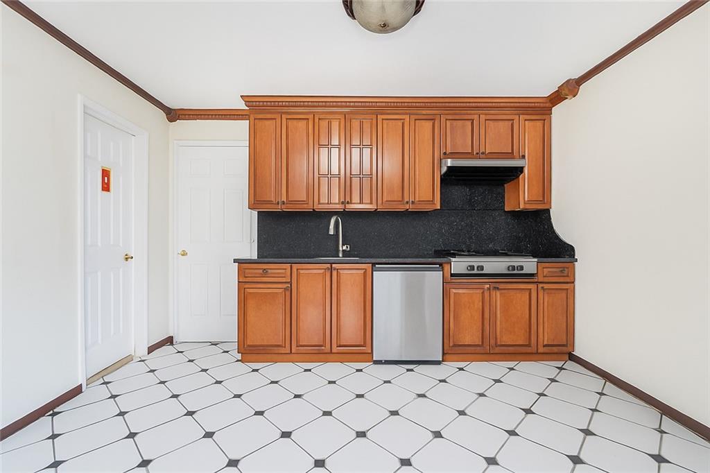 70 Figurea Avenue, Staten  Island, New York, 10312 image 6