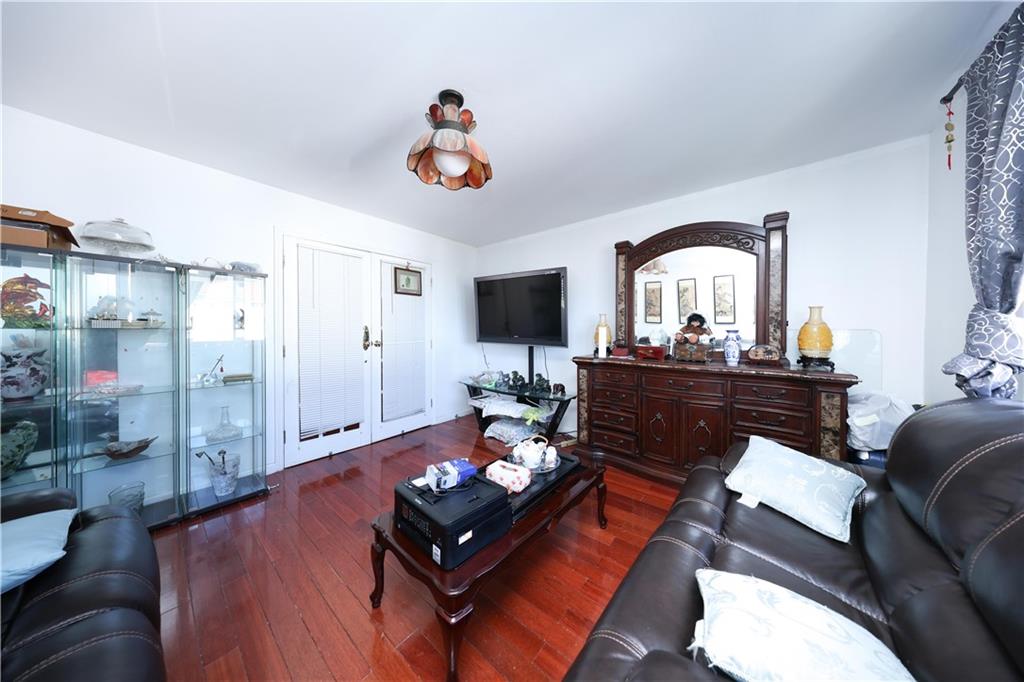 31 Giordan Court, Staten  Island, New York, 10303 image 11