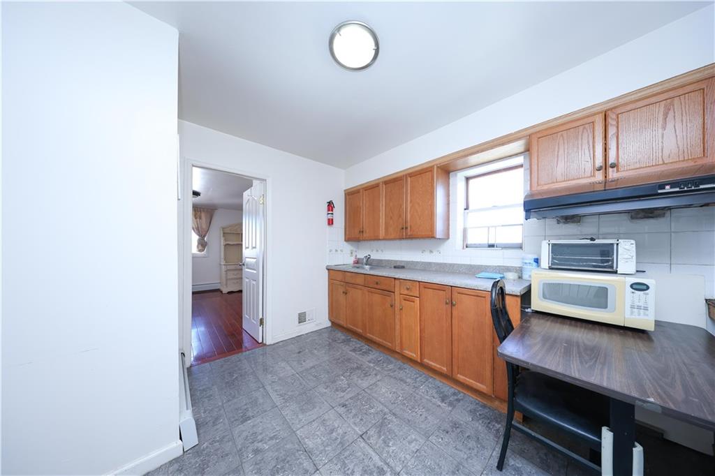 31 Giordan Court, Staten  Island, New York, 10303 image 17