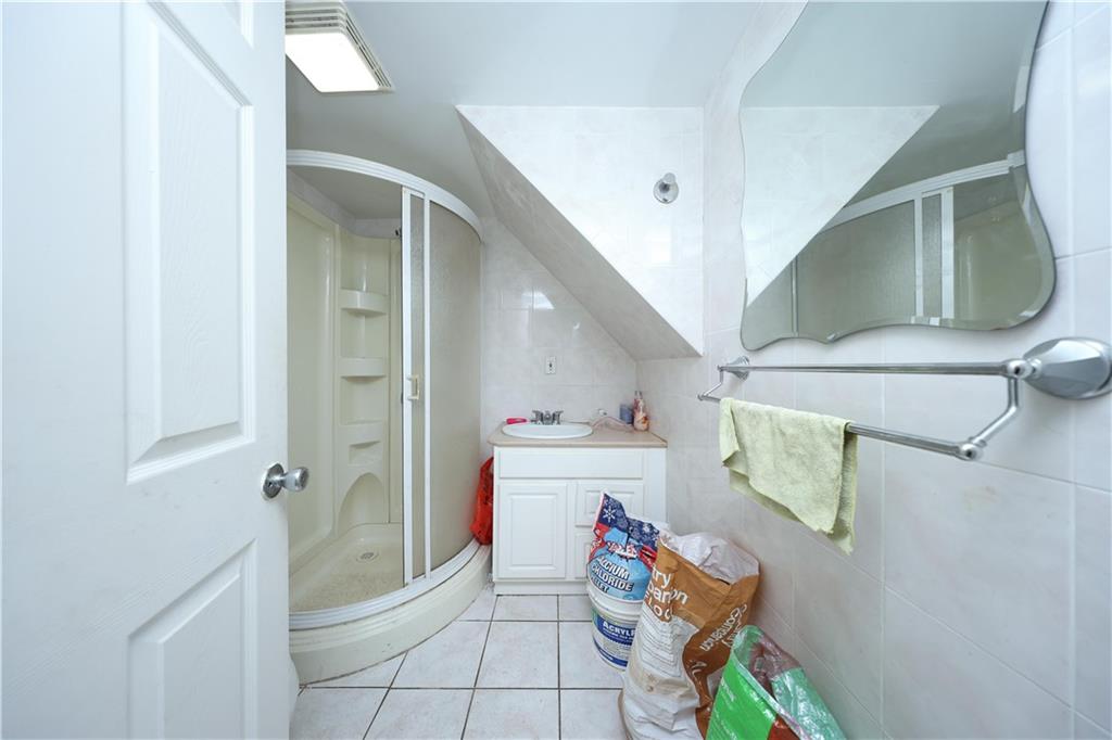 31 Giordan Court, Staten  Island, New York, 10303 image 22