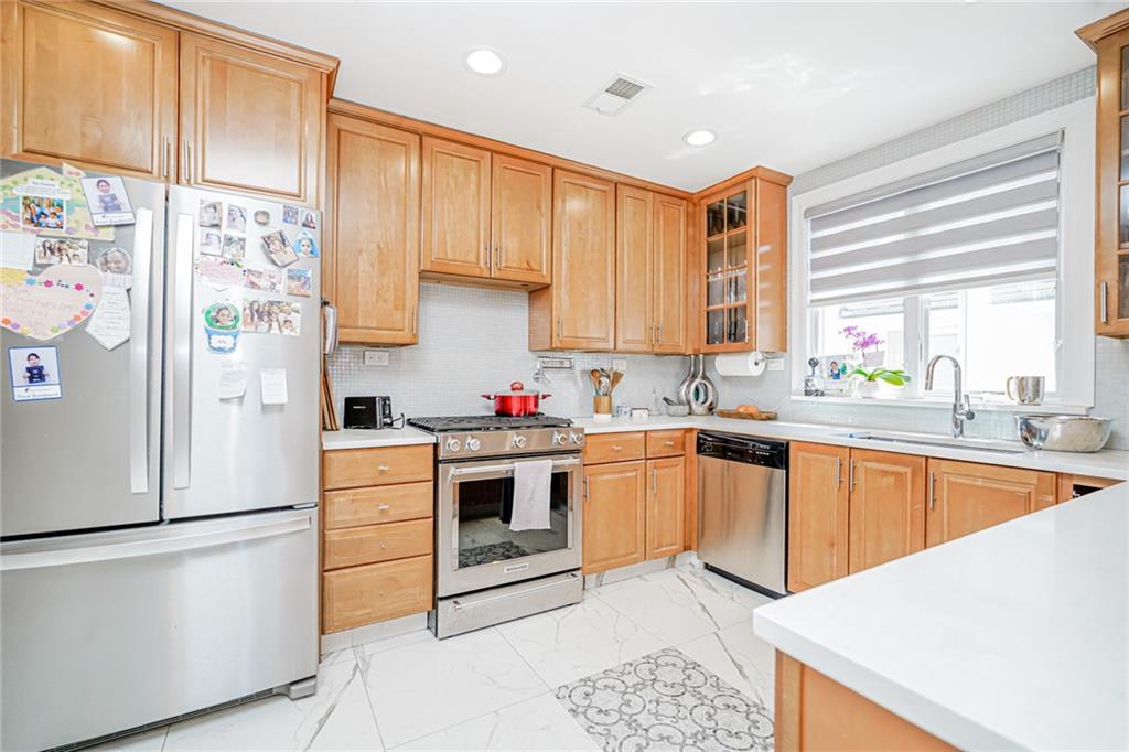 1654 East 10th Street, Brooklyn, New York, 11223 image 24