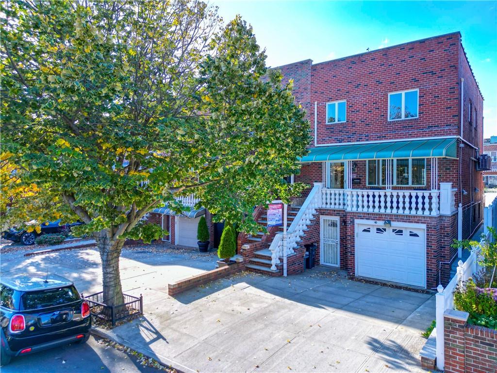 332 Bay 10th Street Image 1