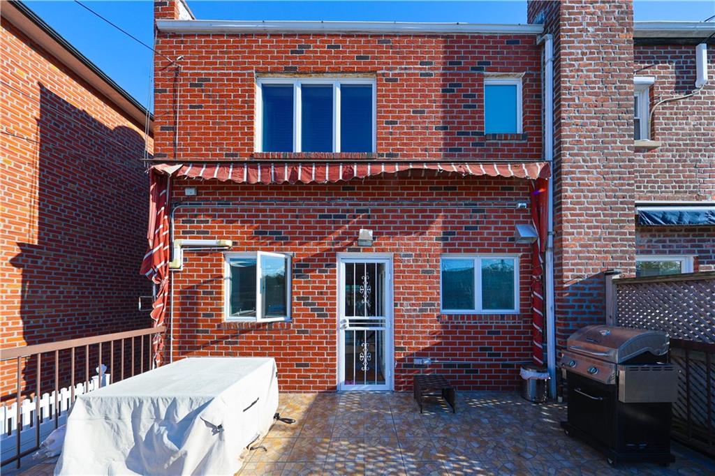 332 Bay 10th Street Image 2