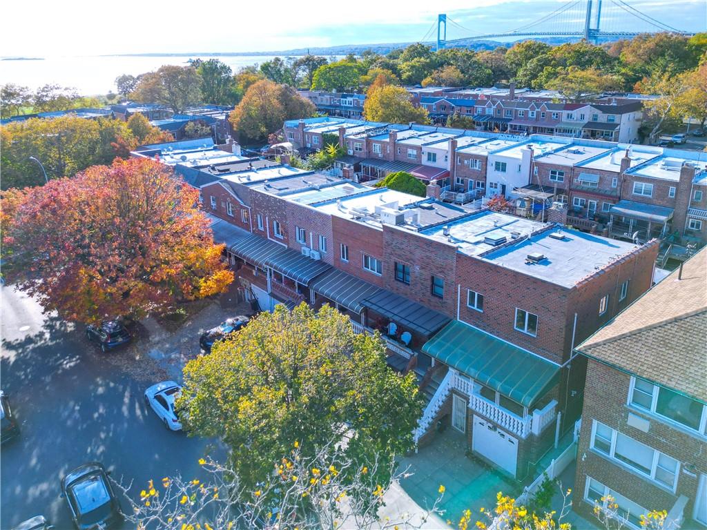 332 Bay 10th Street Image 5