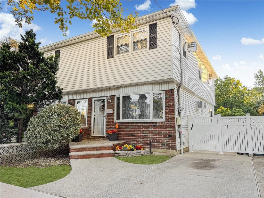 154 Dongan Hills Avenue Image 2