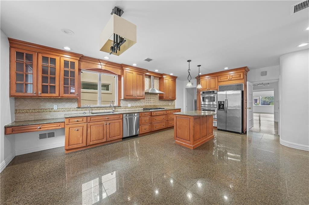 1006 East 22nd Street Image 4