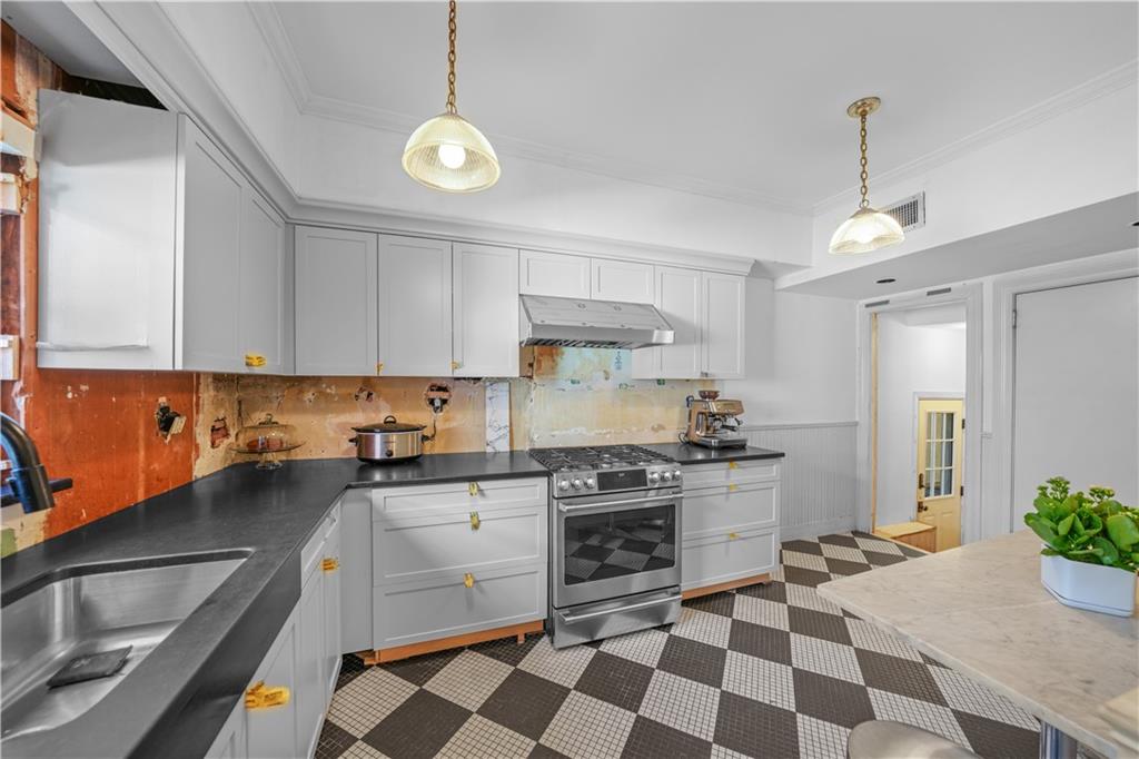 309 Avenue J, Brooklyn, New York, 11230 image 7