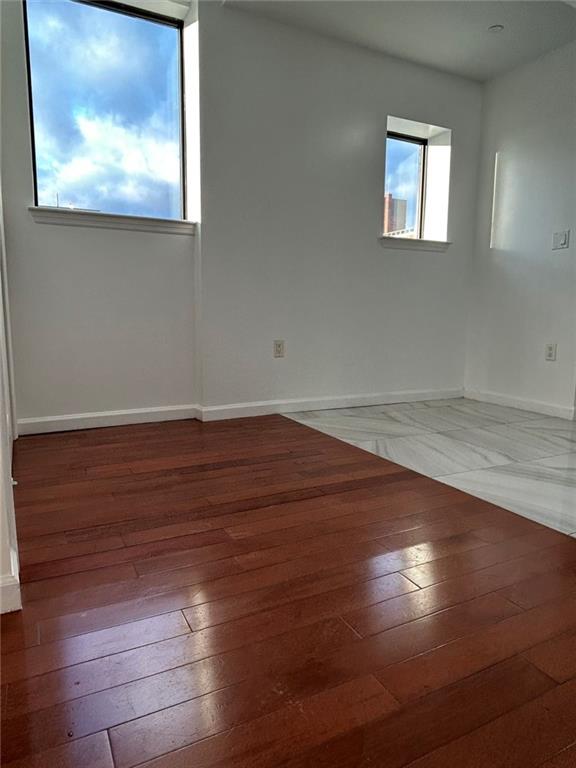 982 50th Street 5A Image 4