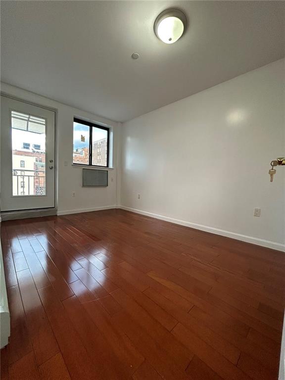 982 50th Street 5A Image 5