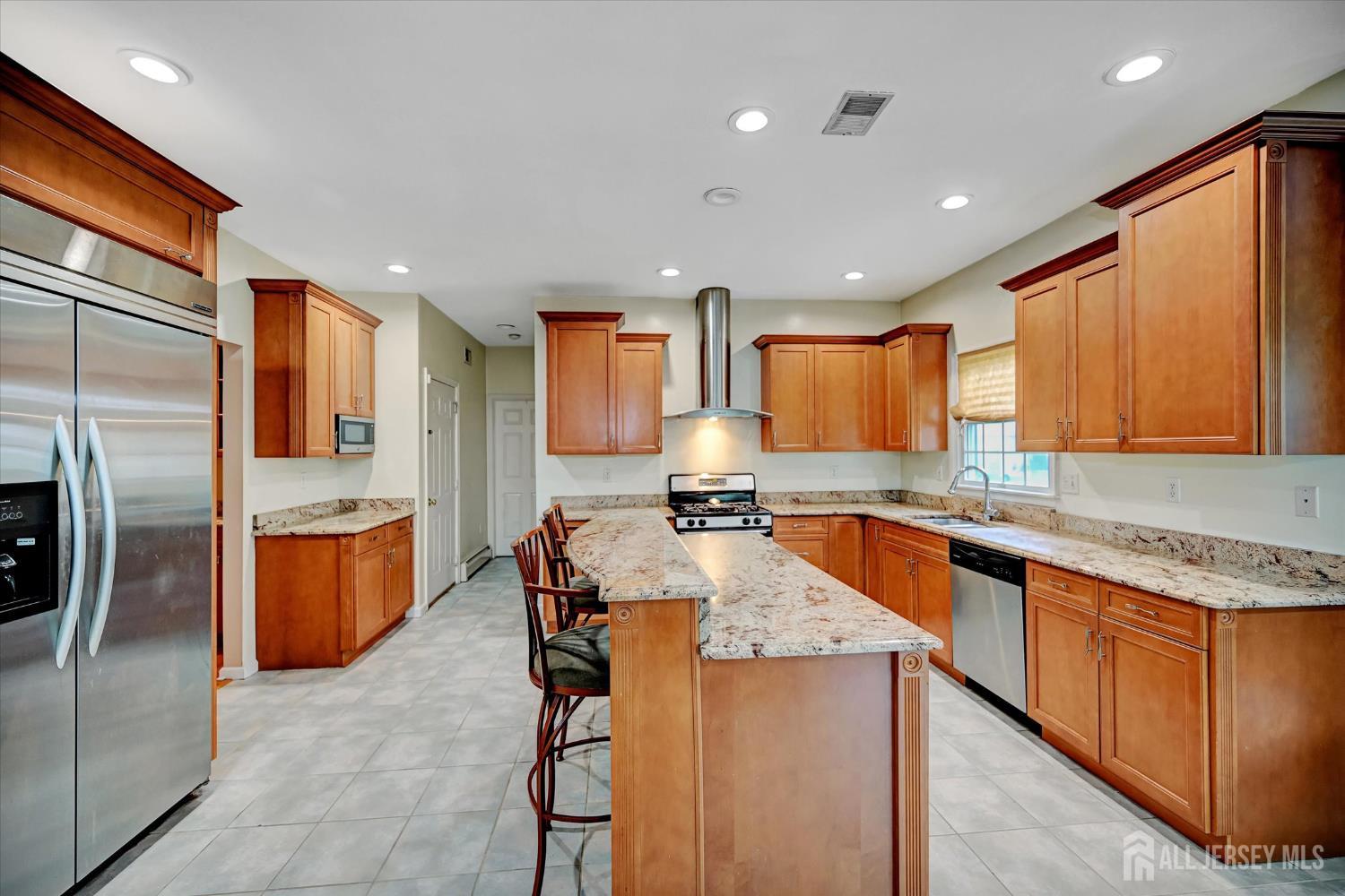 10 MILFORD Court, Edison, NJ, 08820 image 20