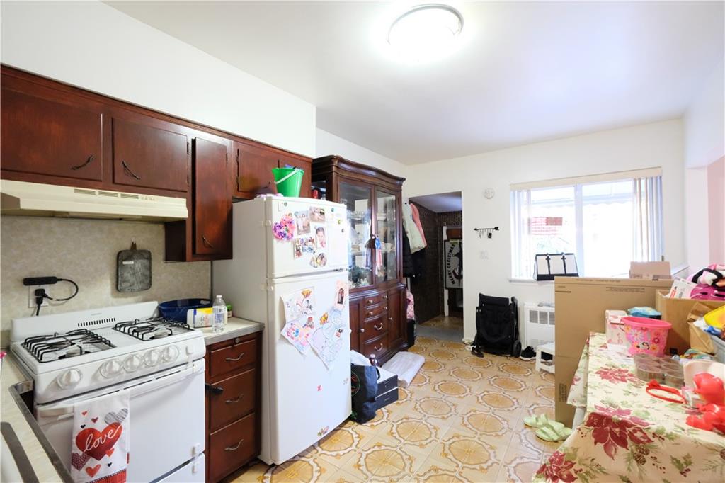 46 Bay 37th Street Image 3