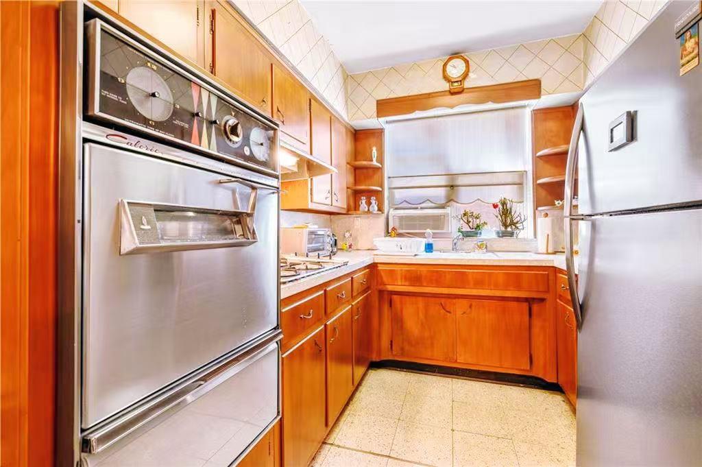 46 Bay 37th Street, Brooklyn, New York, 11214 image 25
