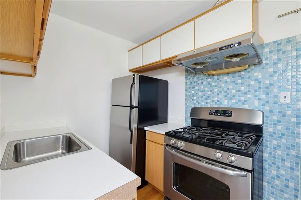 367 Avenue S 2E Image 5