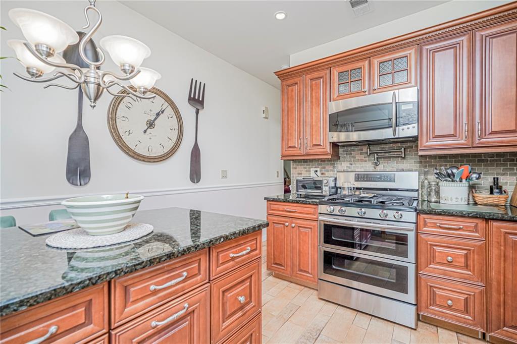 237 Lee Avenue, Staten  Island, New York, 10307 image 15