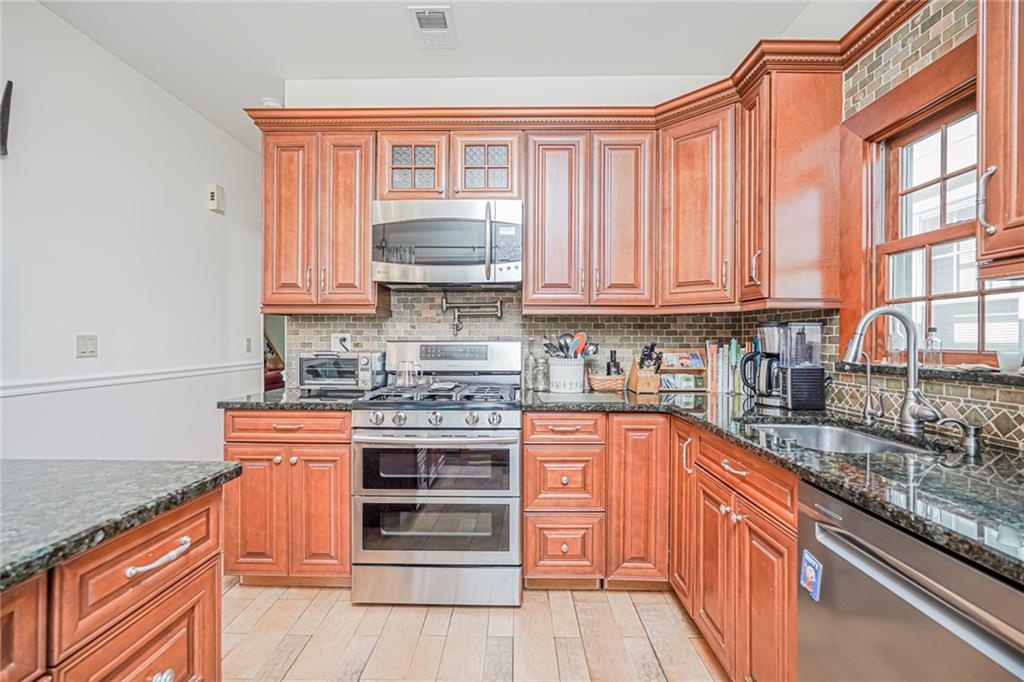 237 Lee Avenue, Staten  Island, New York, 10307 image 16