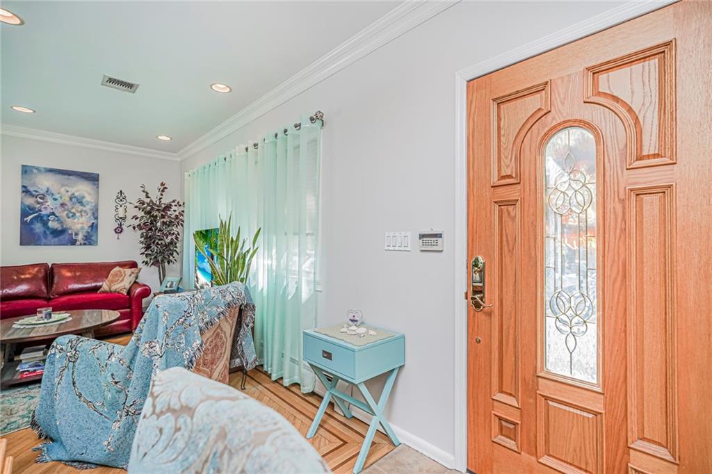 237 Lee Avenue Image 4