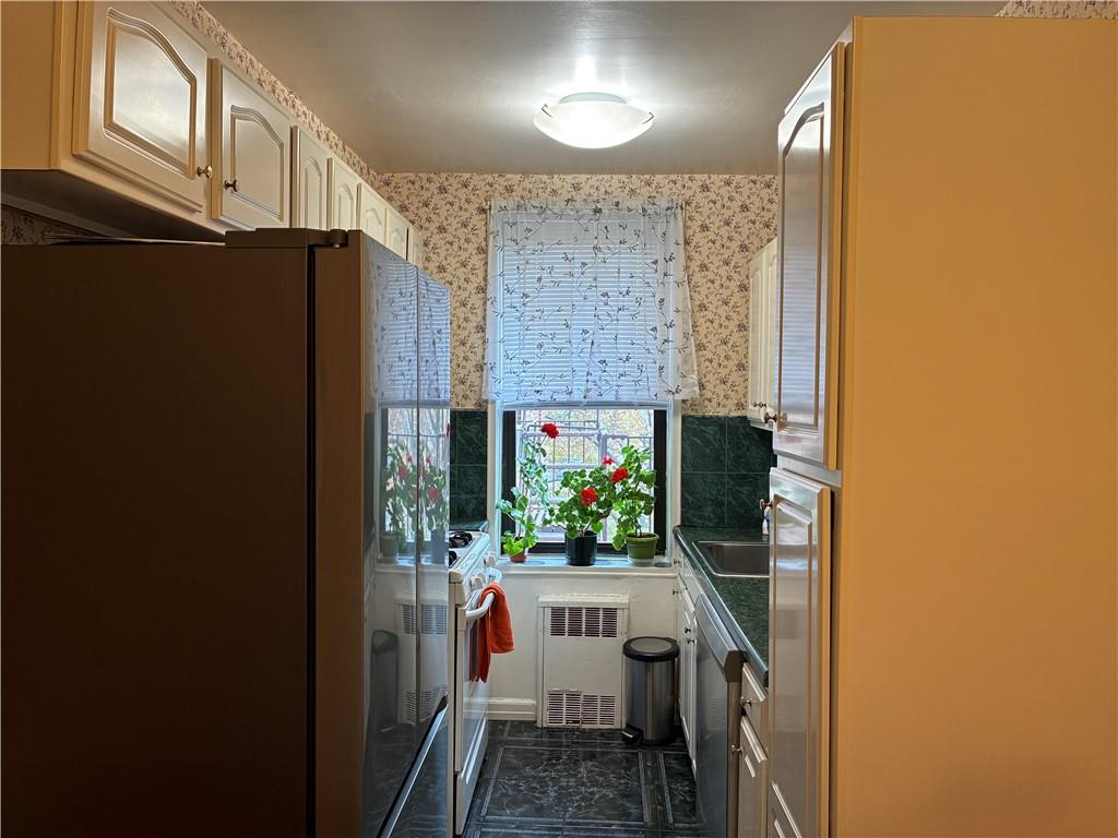 2455 Haring Street 4B Image 5