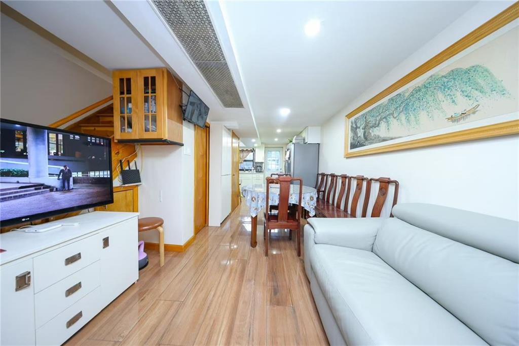 2234 West 7th Street Image 5