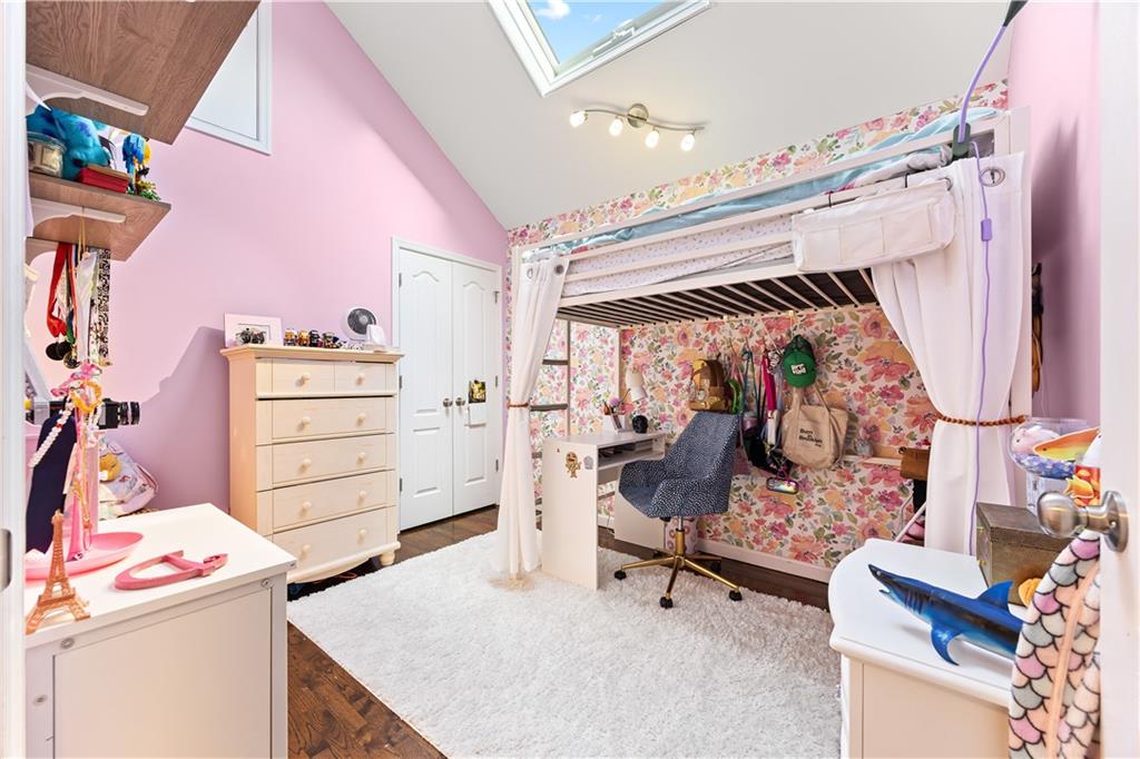 16 Burgundy Loop, Brooklyn, New York, 10304 image 17