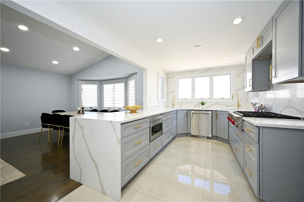 320 Whitman Drive, Brooklyn, New York, 11234 image 14