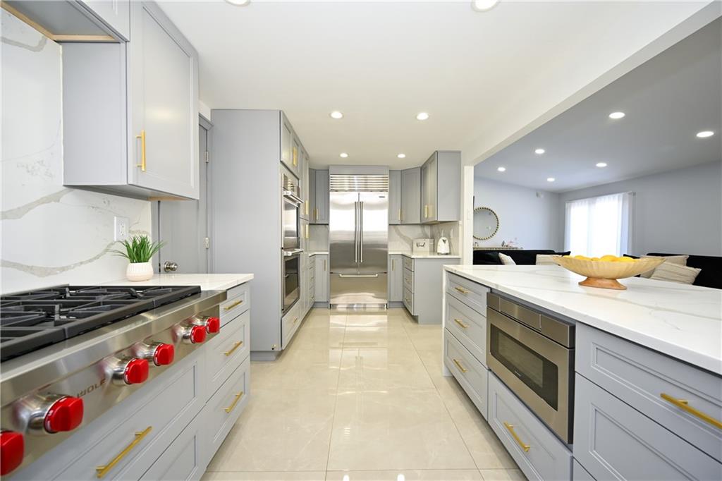 320 Whitman Drive, Brooklyn, New York, 11234 image 16