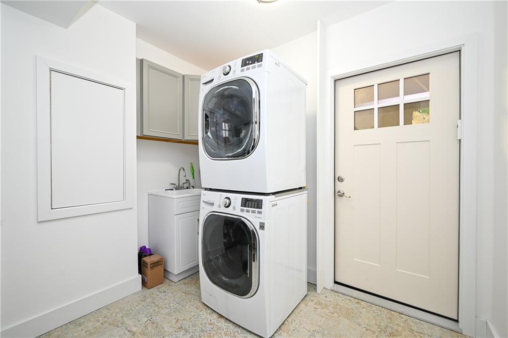 320 Whitman Drive, Brooklyn, New York, 11234 image 18