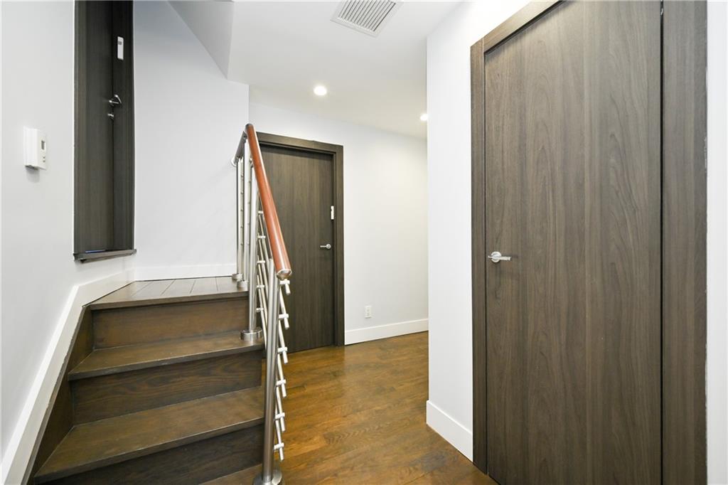 320 Whitman Drive, Brooklyn, New York, 11234 image 20