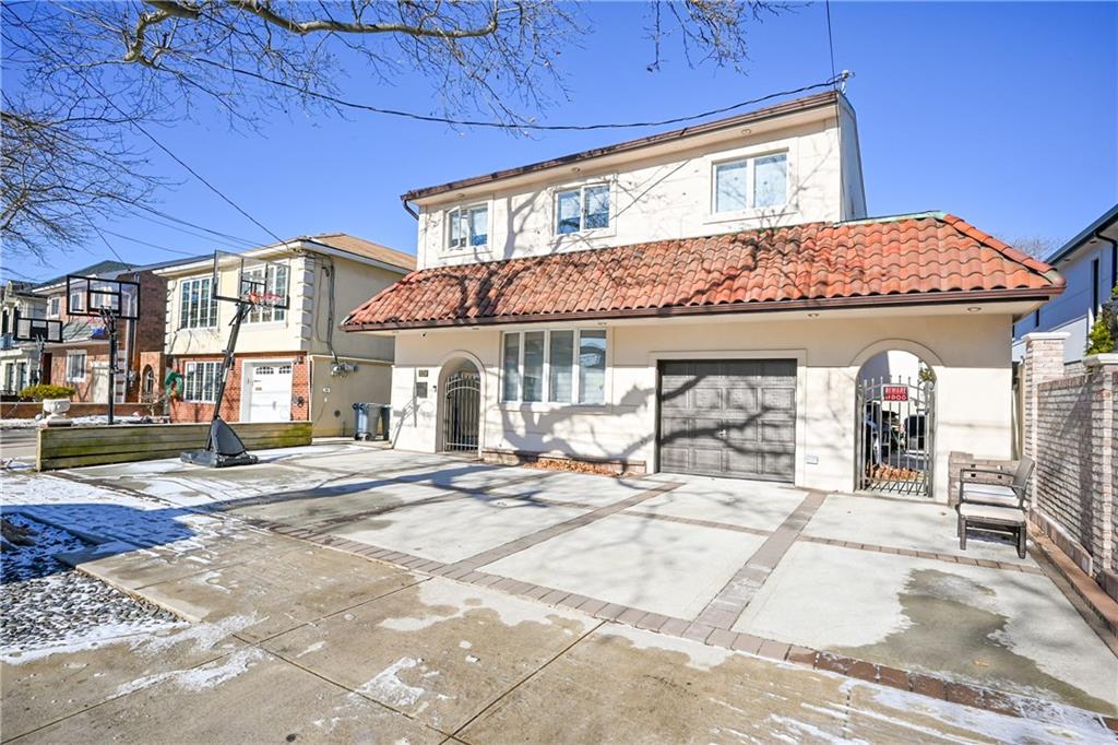 320 Whitman Drive Image 3