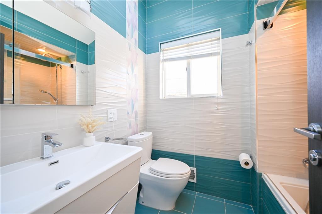 320 Whitman Drive, Brooklyn, New York, 11234 image 23