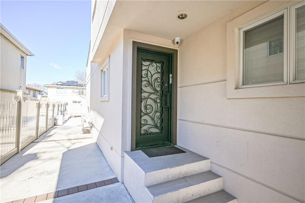 320 Whitman Drive Image 4