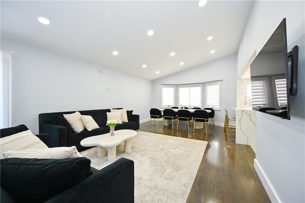 320 Whitman Drive, Brooklyn, New York, 11234 image 9