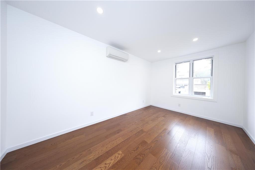 189 Saint Marys Avenue, Staten  Island, New York, 10305 image 14