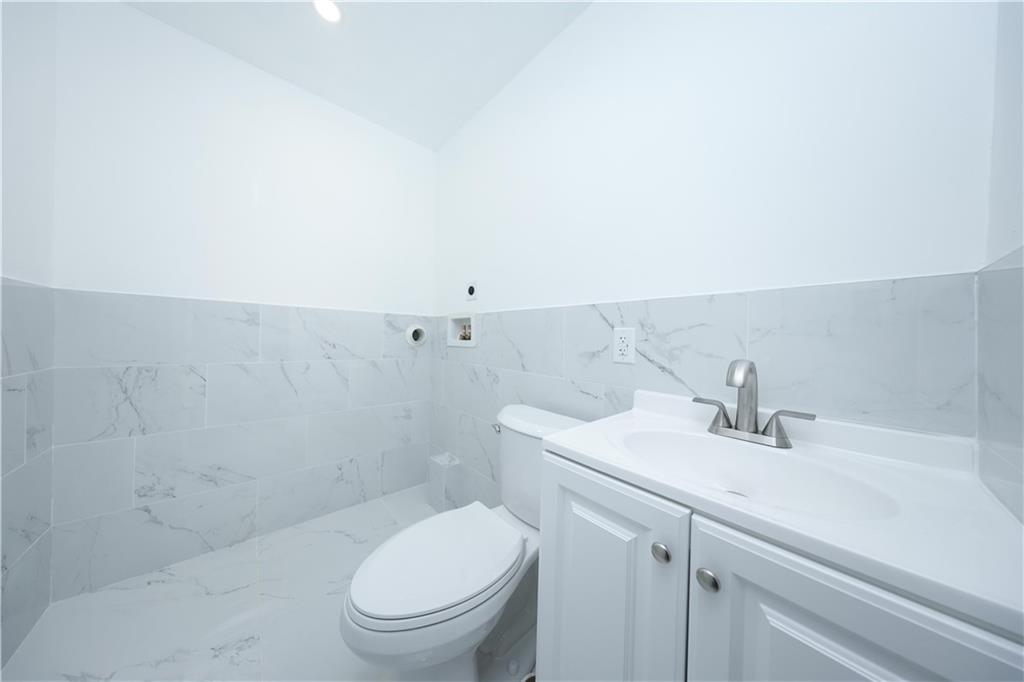 189 Saint Marys Avenue, Staten  Island, New York, 10305 image 25