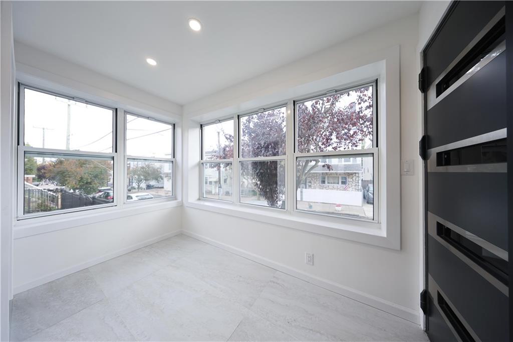 189 Saint Marys Avenue, Staten  Island, New York, 10305 image 28