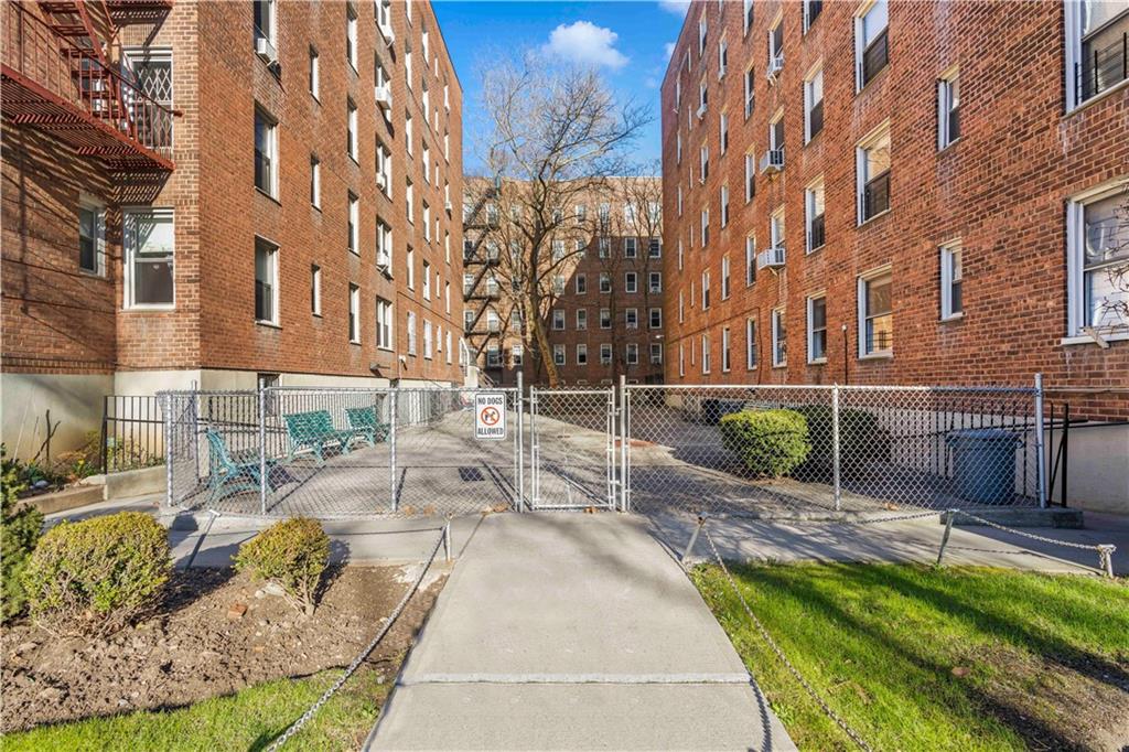 221 McDonald Avenue 2J, Brooklyn, New York, 11218 image 8