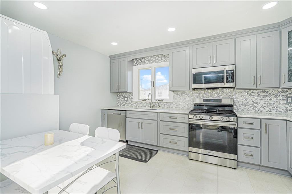 400 Brookfield Avenue, Staten  Island, New York, 10308 image 14