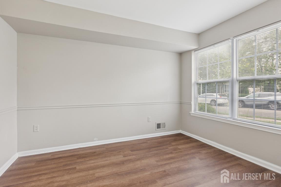 121 Giera Court Image 2