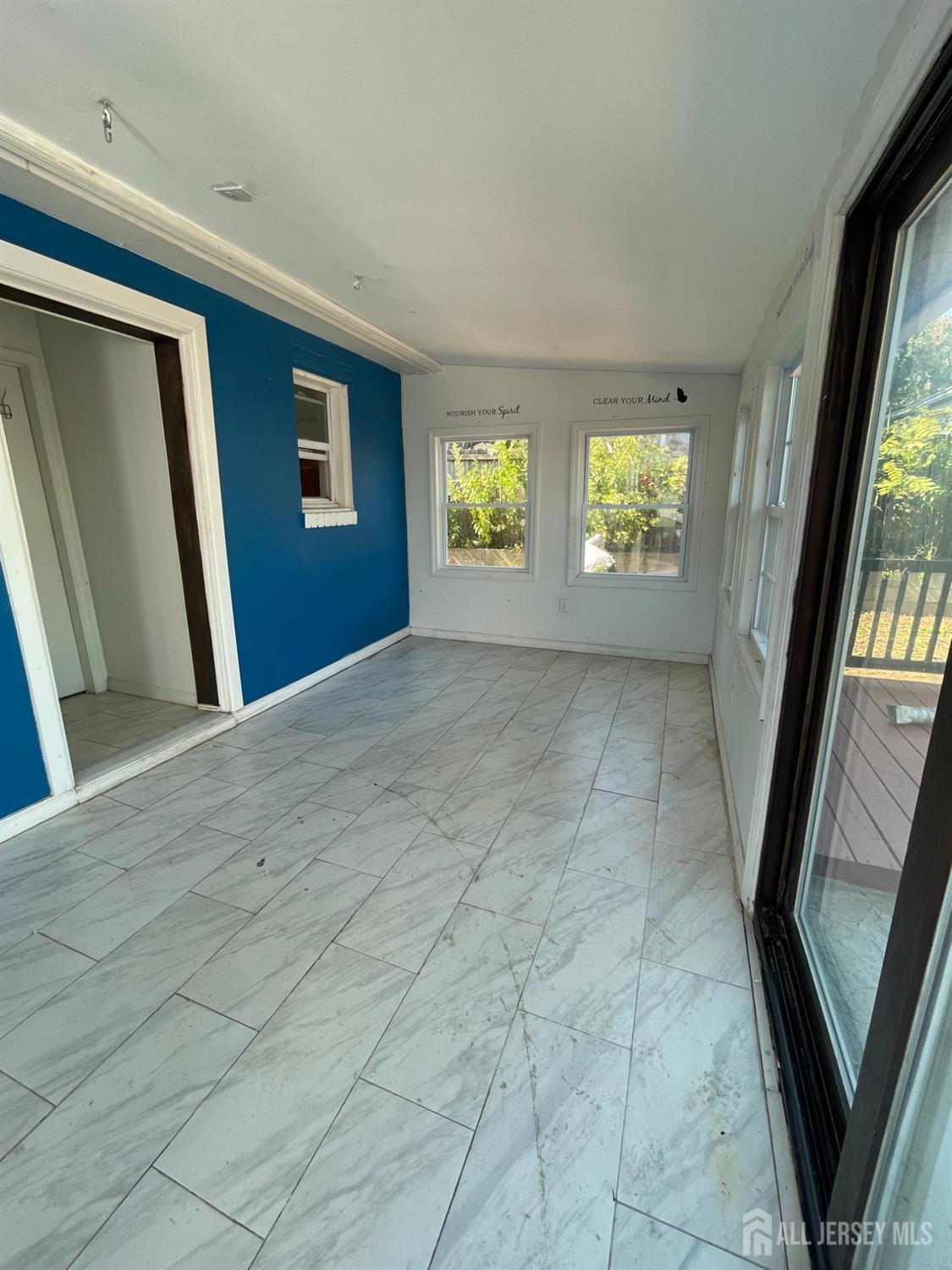 732 Vincent Place Image 3