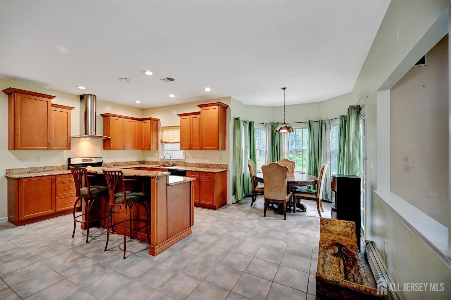 10 MILFORD Court, Edison, NJ, 08820 image 17