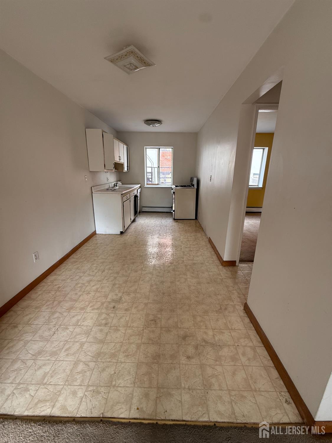 372 valley Street G2 Image 2