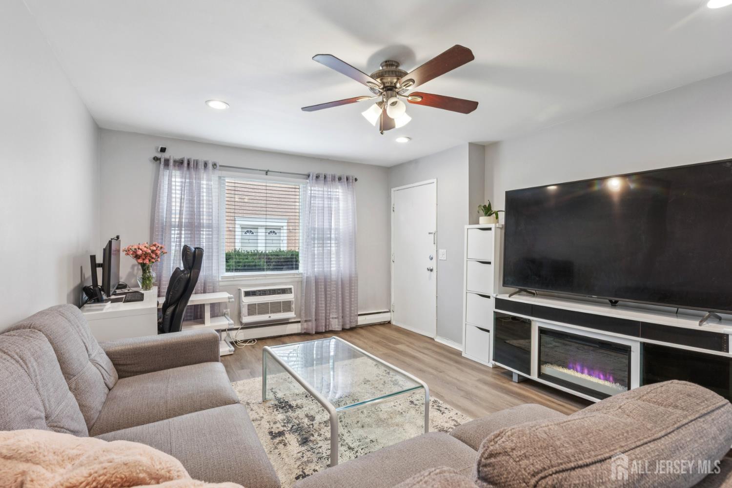 37 York Drive 6A Image 3