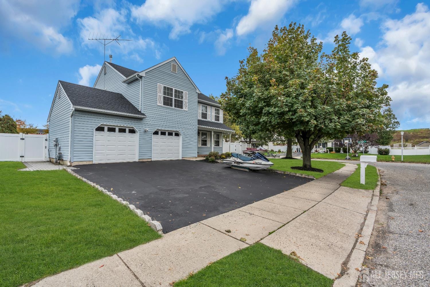 922 Quincy Drive Image 3