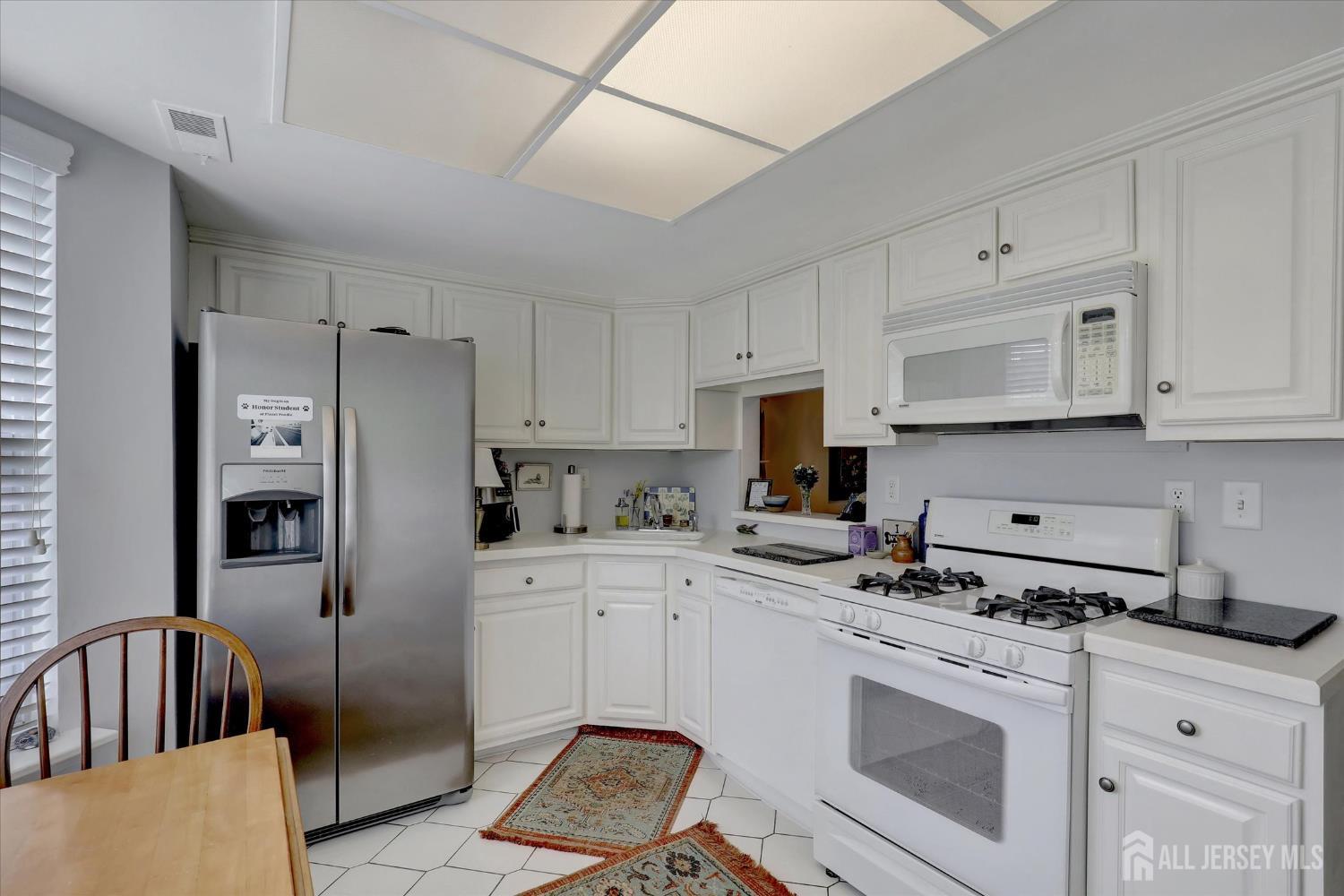 288 Bishop Court Image 3