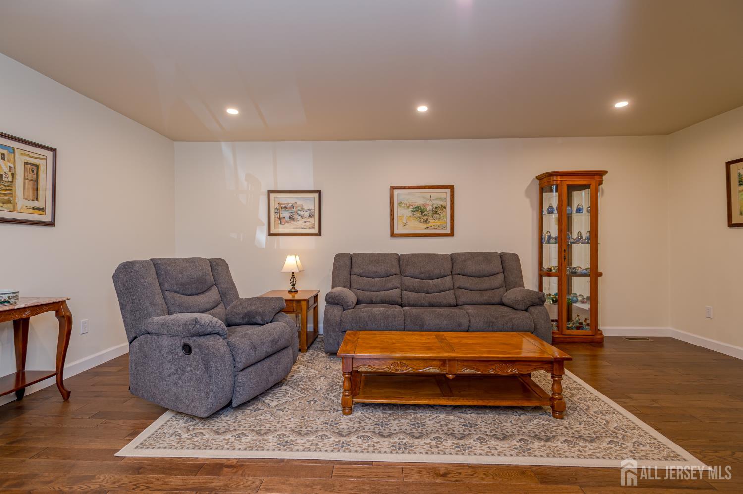 25 Foxhall Avenue 25, Middlesex, NJ, 08846 image 6