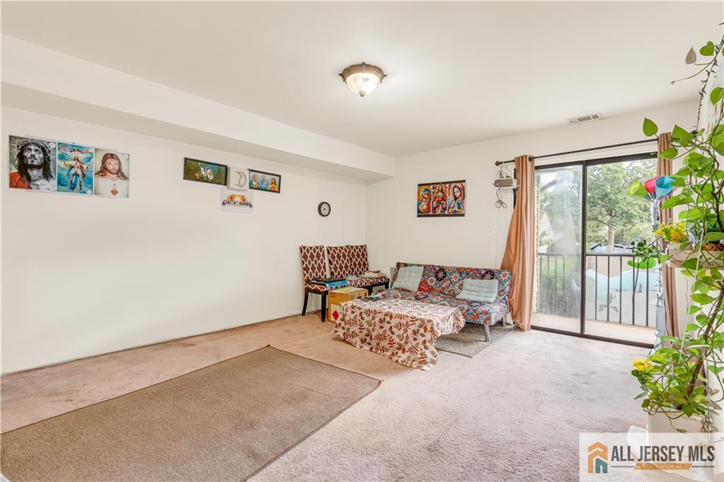 901 Woodbridge Commons Way 901 Image 3