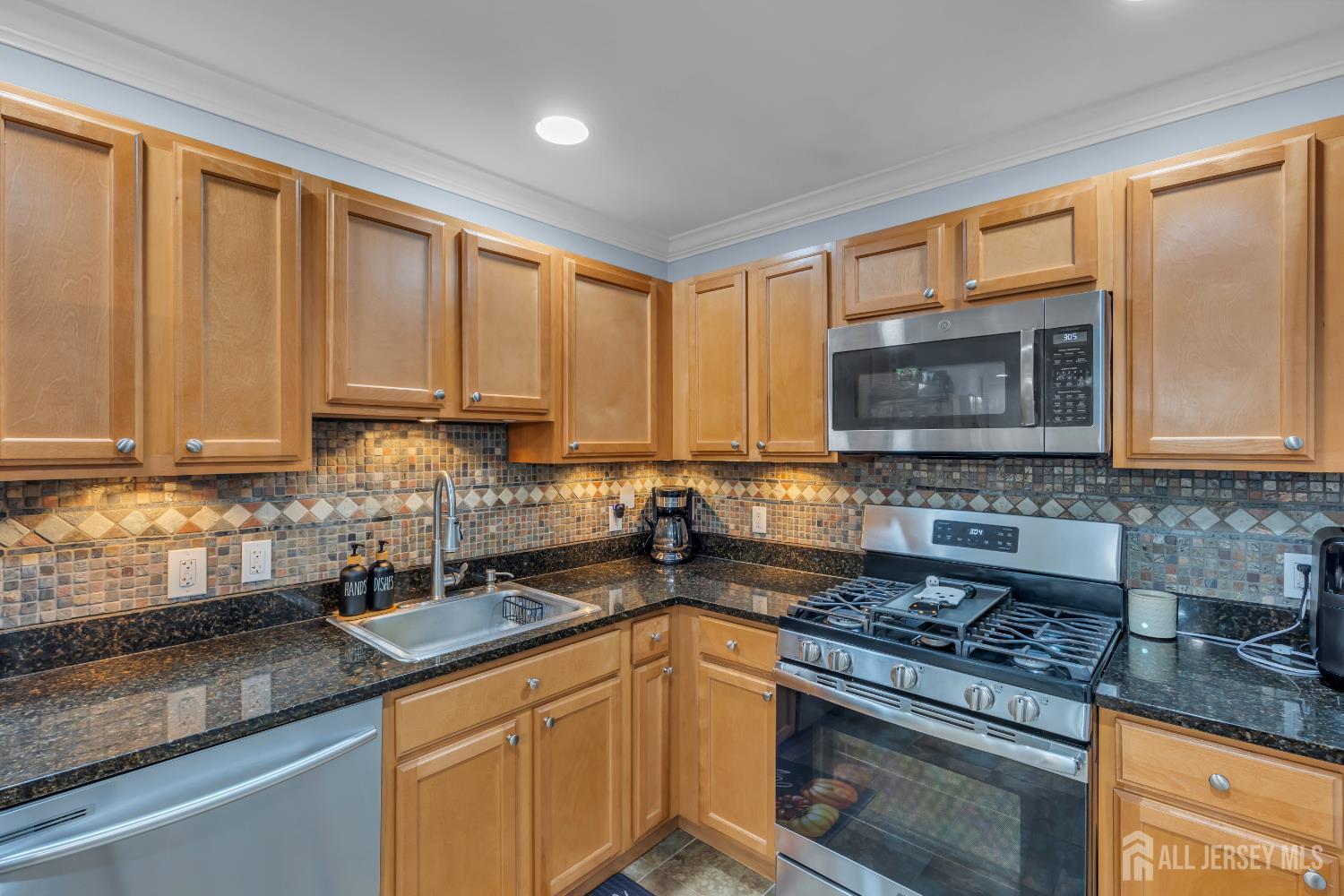 109 Adamecs Way, South Amboy, NJ, 08879 image 10