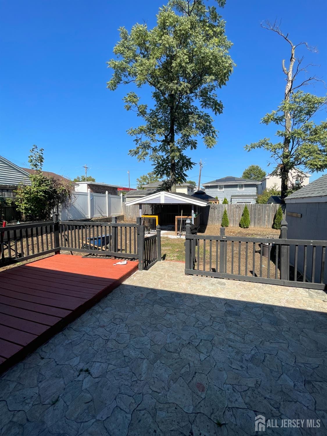 732 Vincent Place Image 2