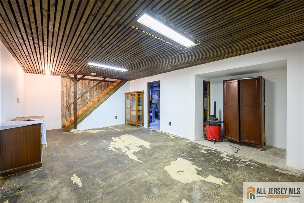 12 W Clark Place, Colonia, NJ, 07067 image 32